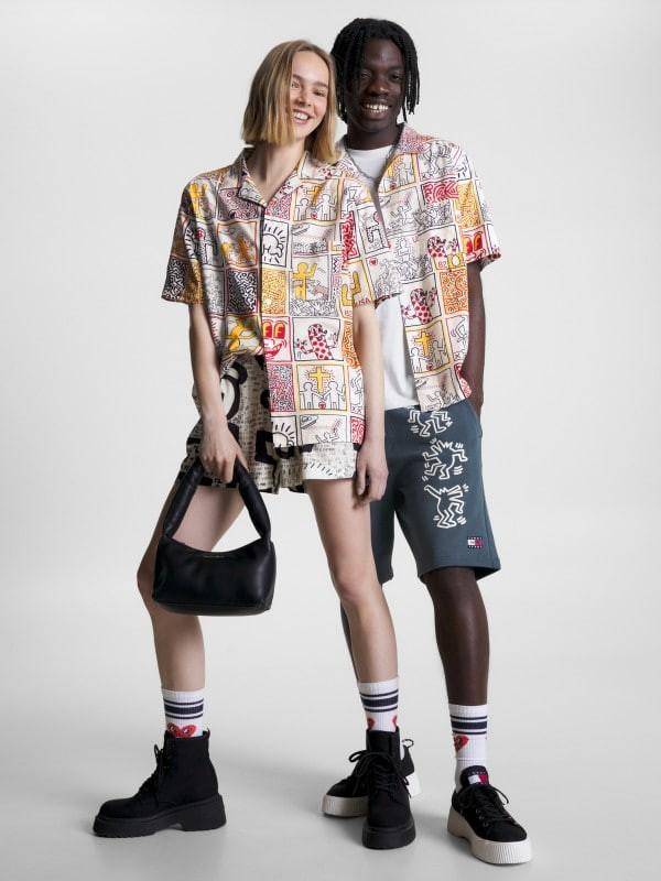 TOMMY JEANS TOMMY X KEITH HARING ONE MAN SHOW PRINT DUAL GENDER RELAXED SHORT SLEEVE SHIRT